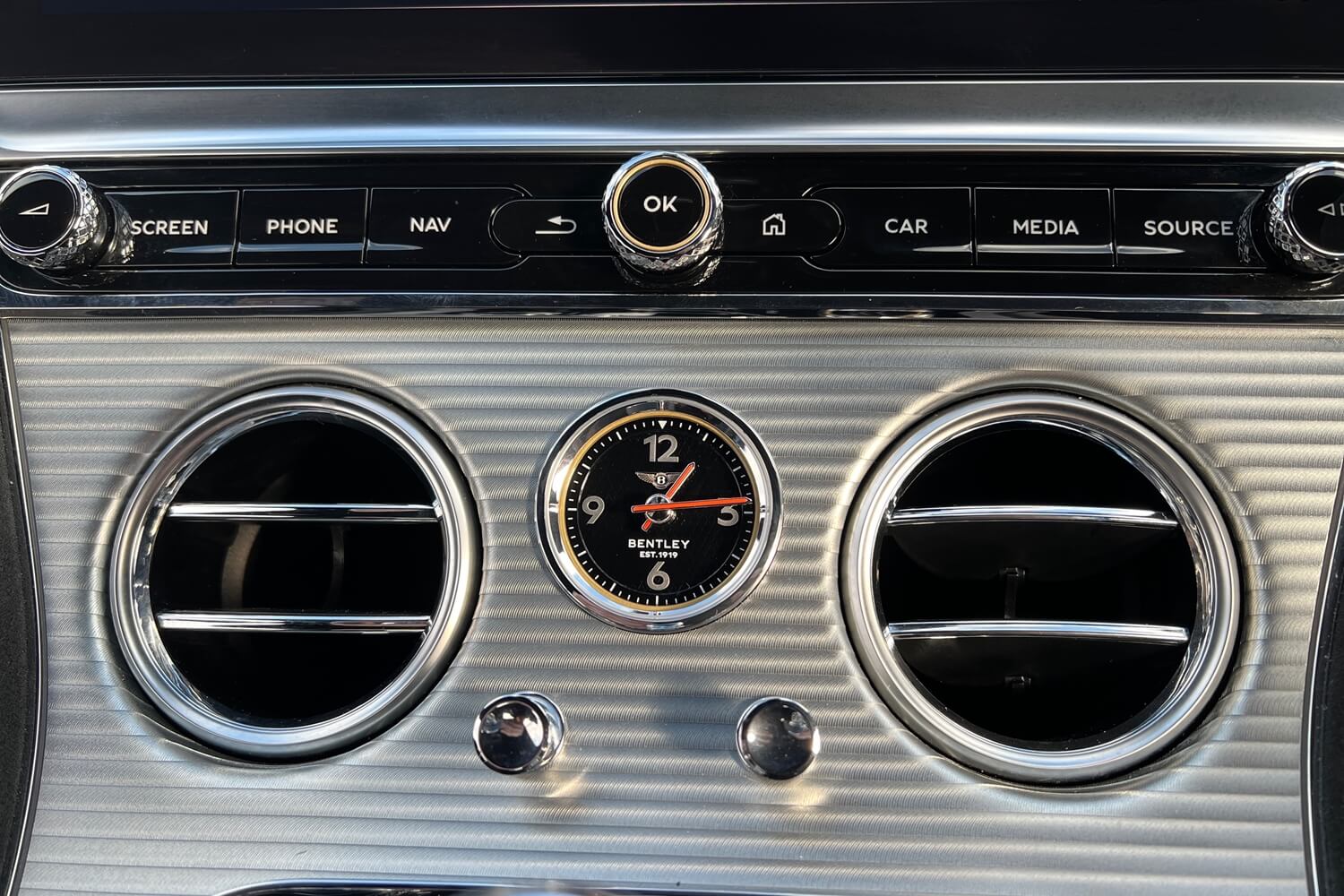 Bentley CONTINENTAL GT thumbnail image number 21