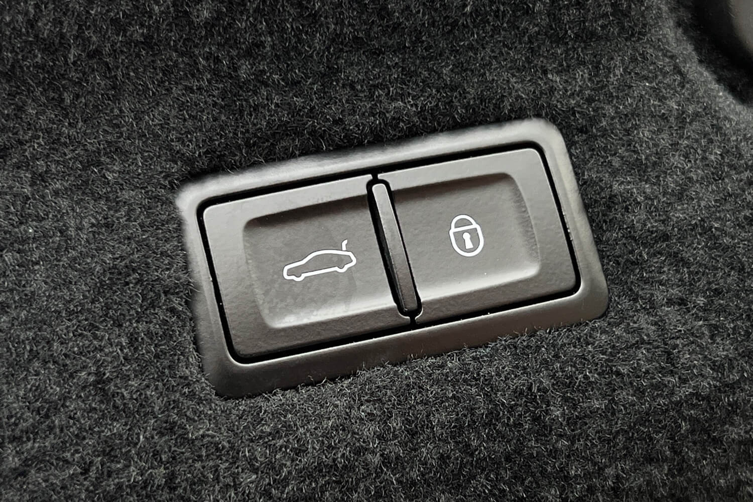 Bentley CONTINENTAL GT thumbnail image number 26