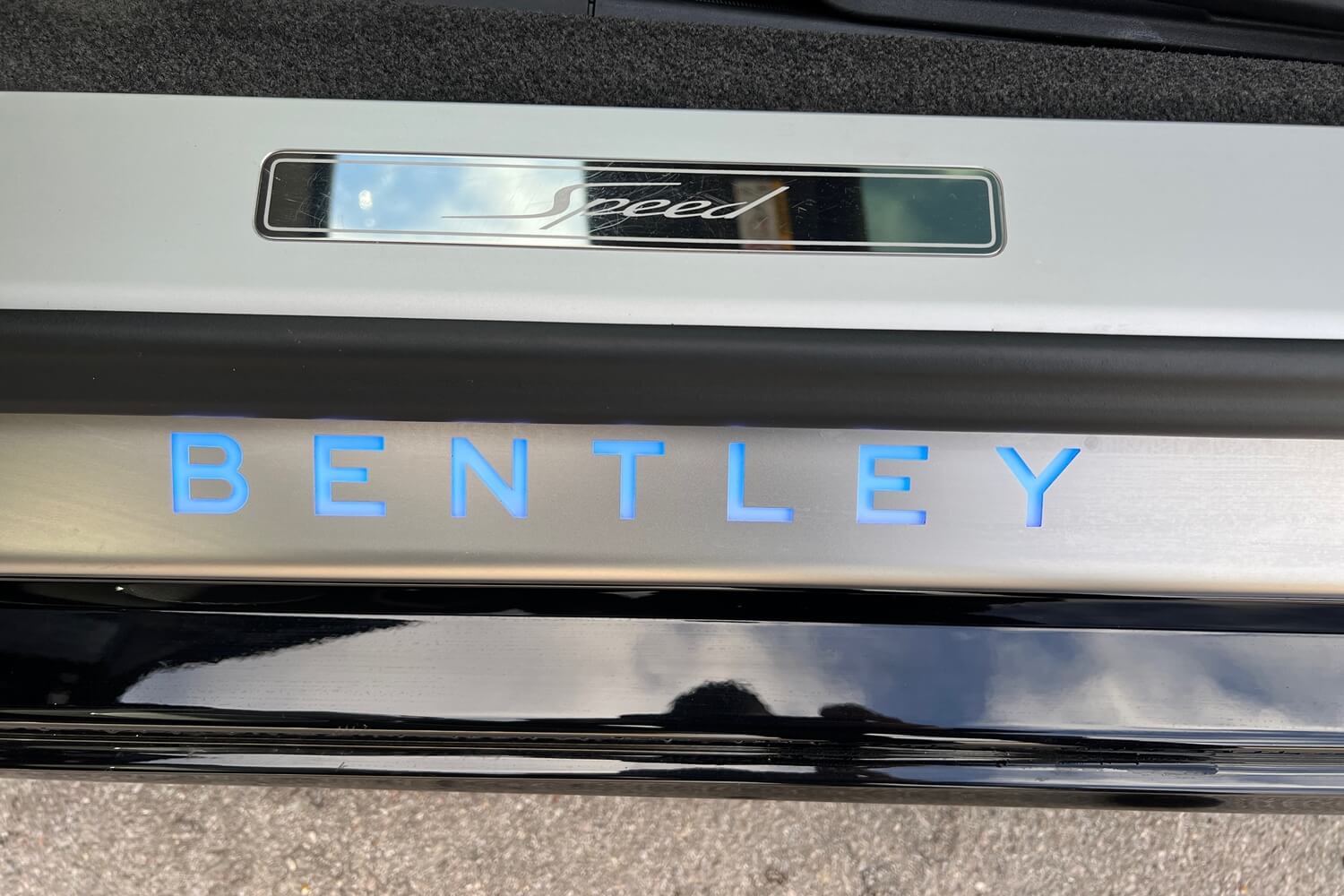 Bentley CONTINENTAL GT thumbnail image number 35