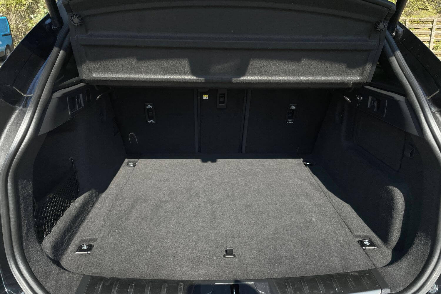 Jaguar F-PACE thumbnail image number 12