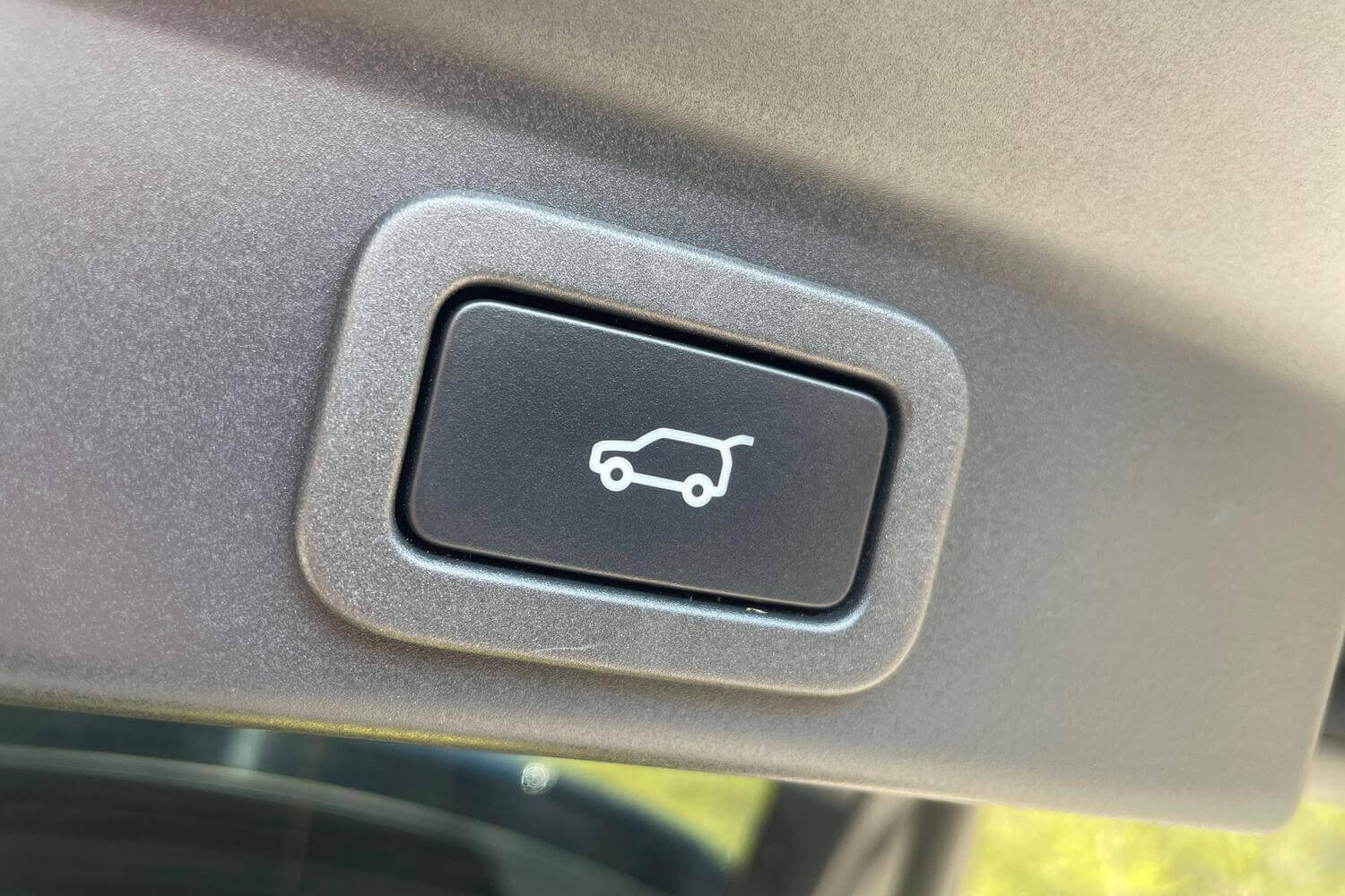 Jaguar F-PACE thumbnail image number 14