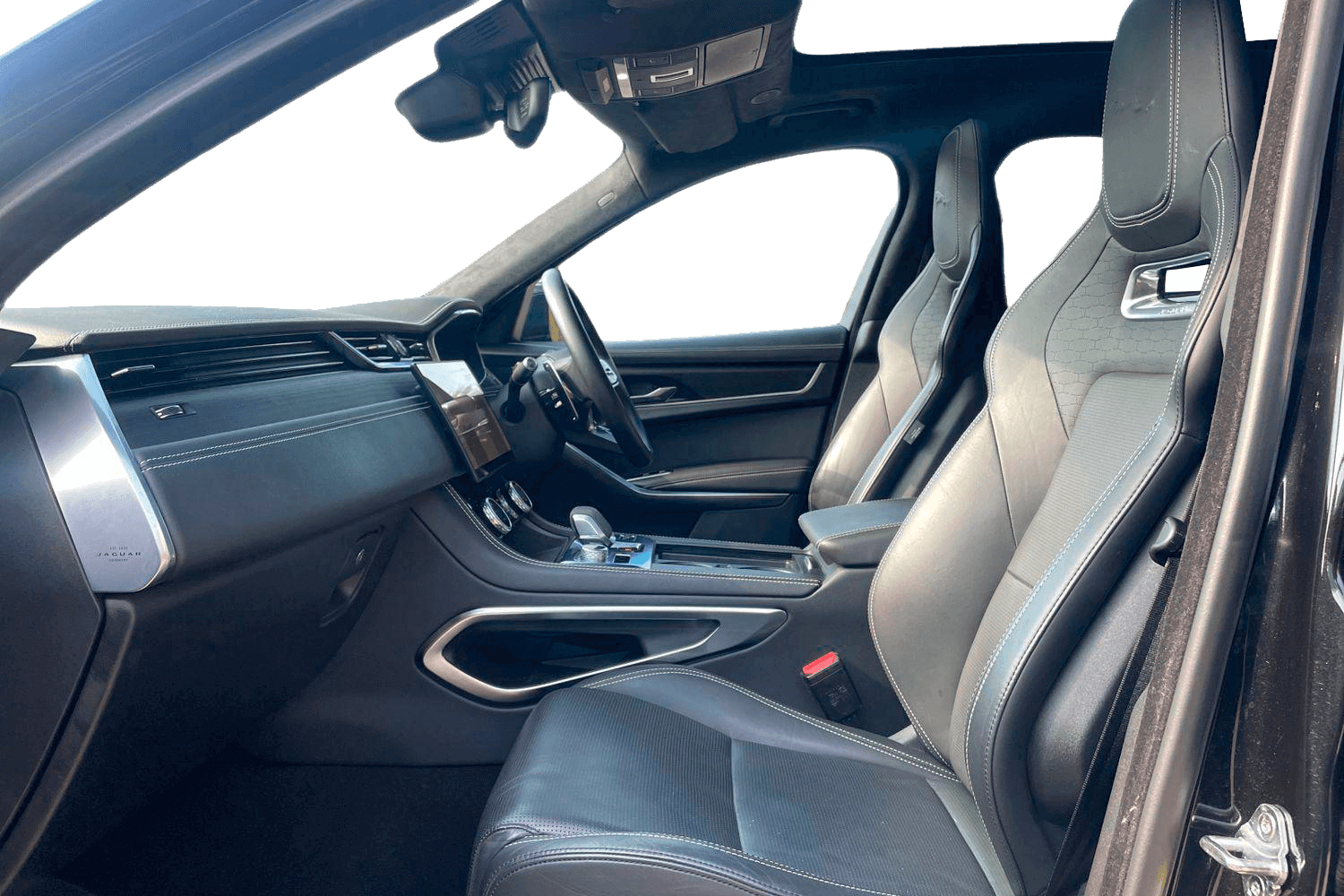 Jaguar F-PACE thumbnail image number 15