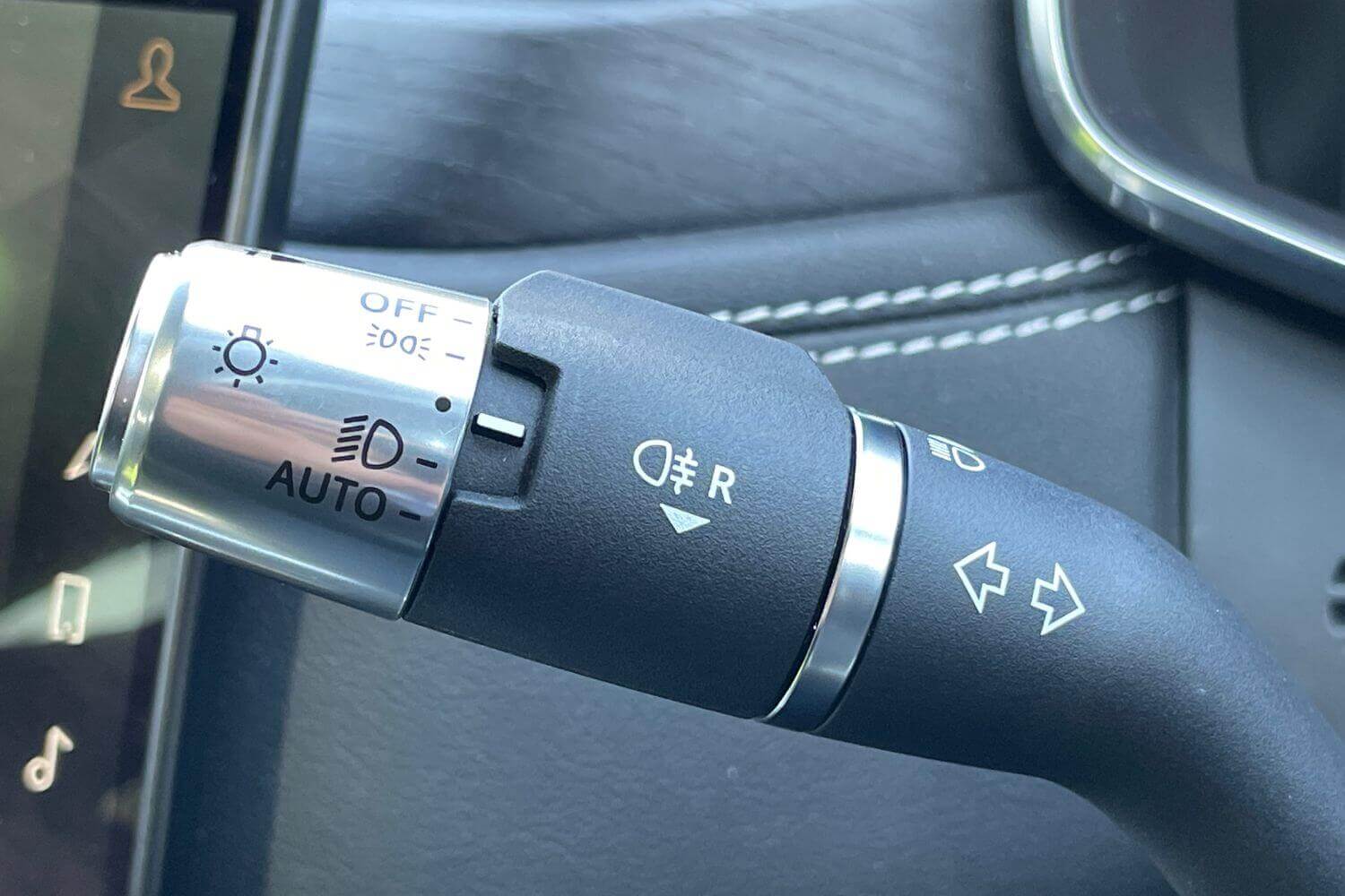 Jaguar F-PACE thumbnail image number 26