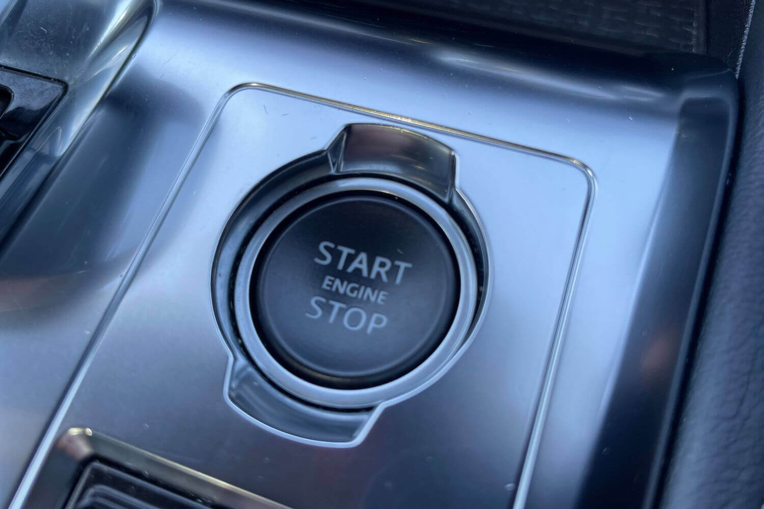 Jaguar F-PACE thumbnail image number 27