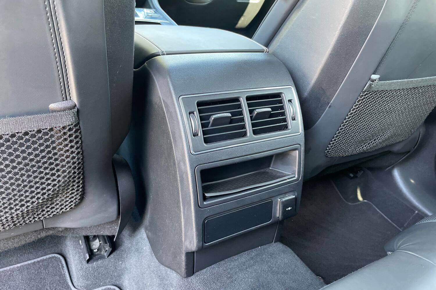 Jaguar F-PACE thumbnail image number 28