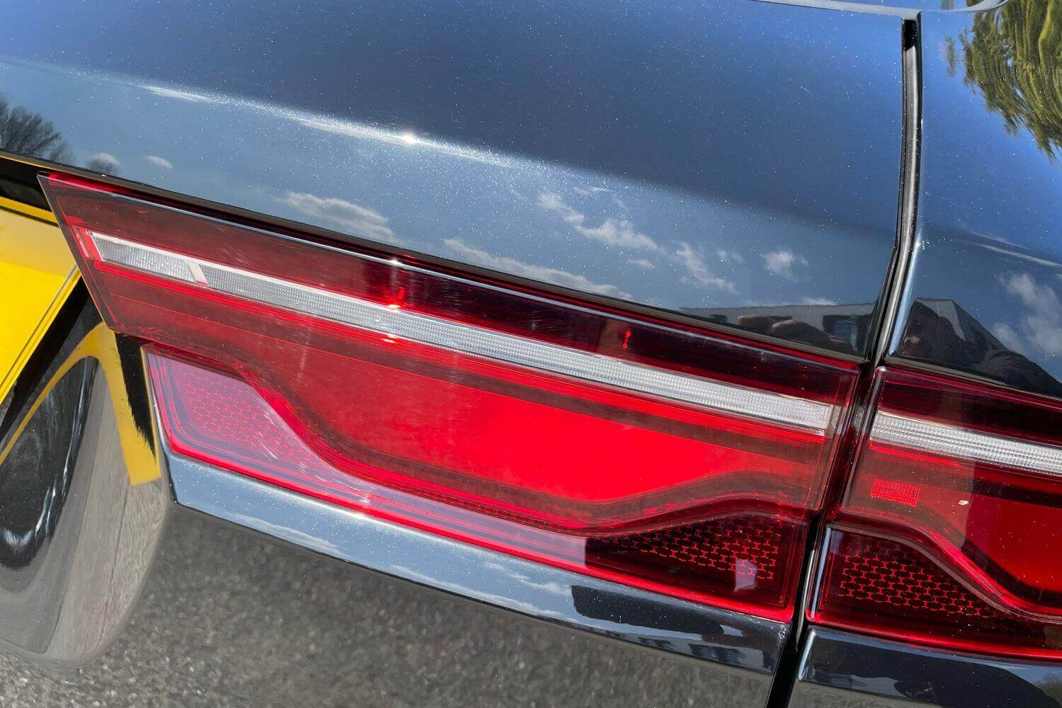 Jaguar F-PACE thumbnail image number 11