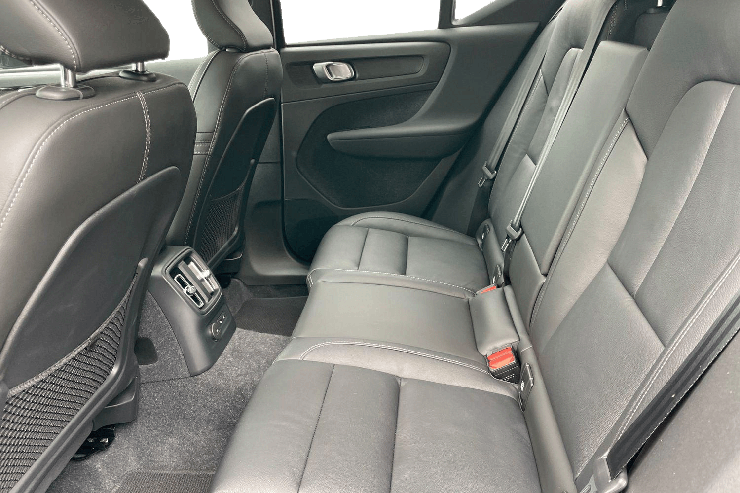 Volvo XC40 thumbnail image number 14