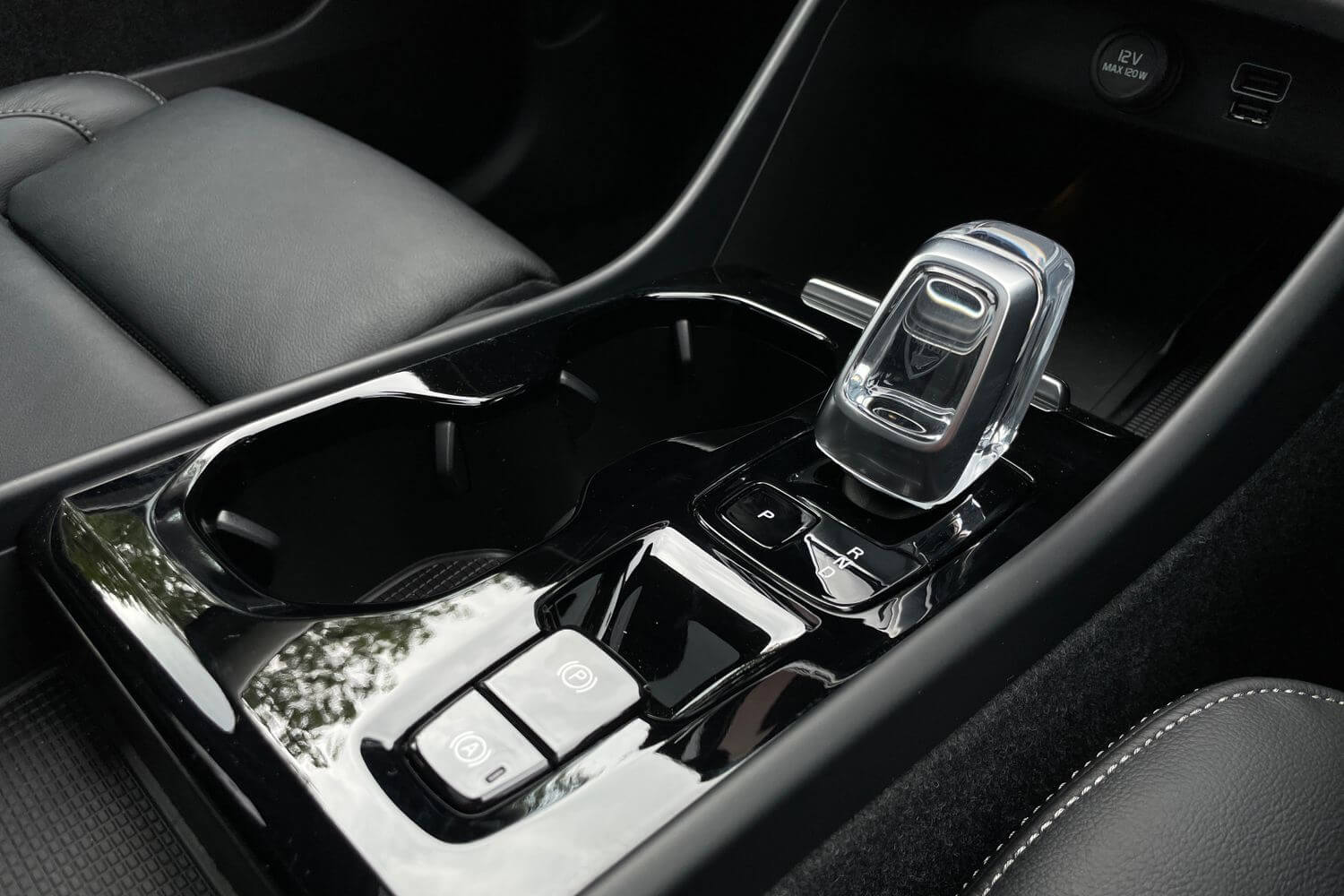 Volvo XC40 thumbnail image number 26