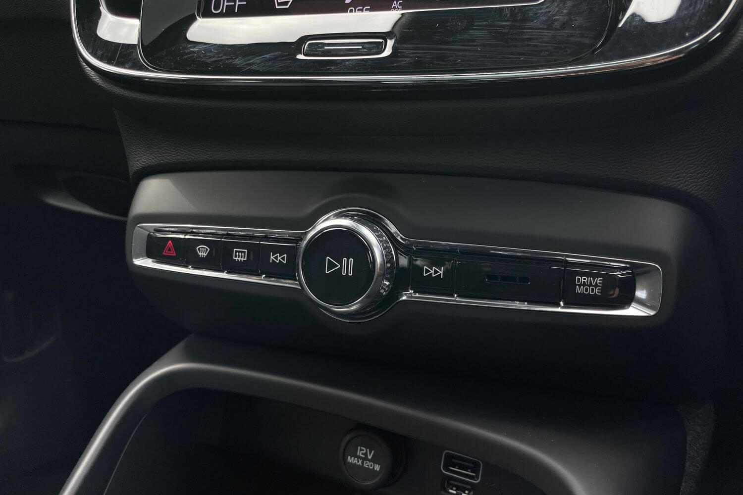 Volvo XC40 thumbnail image number 28