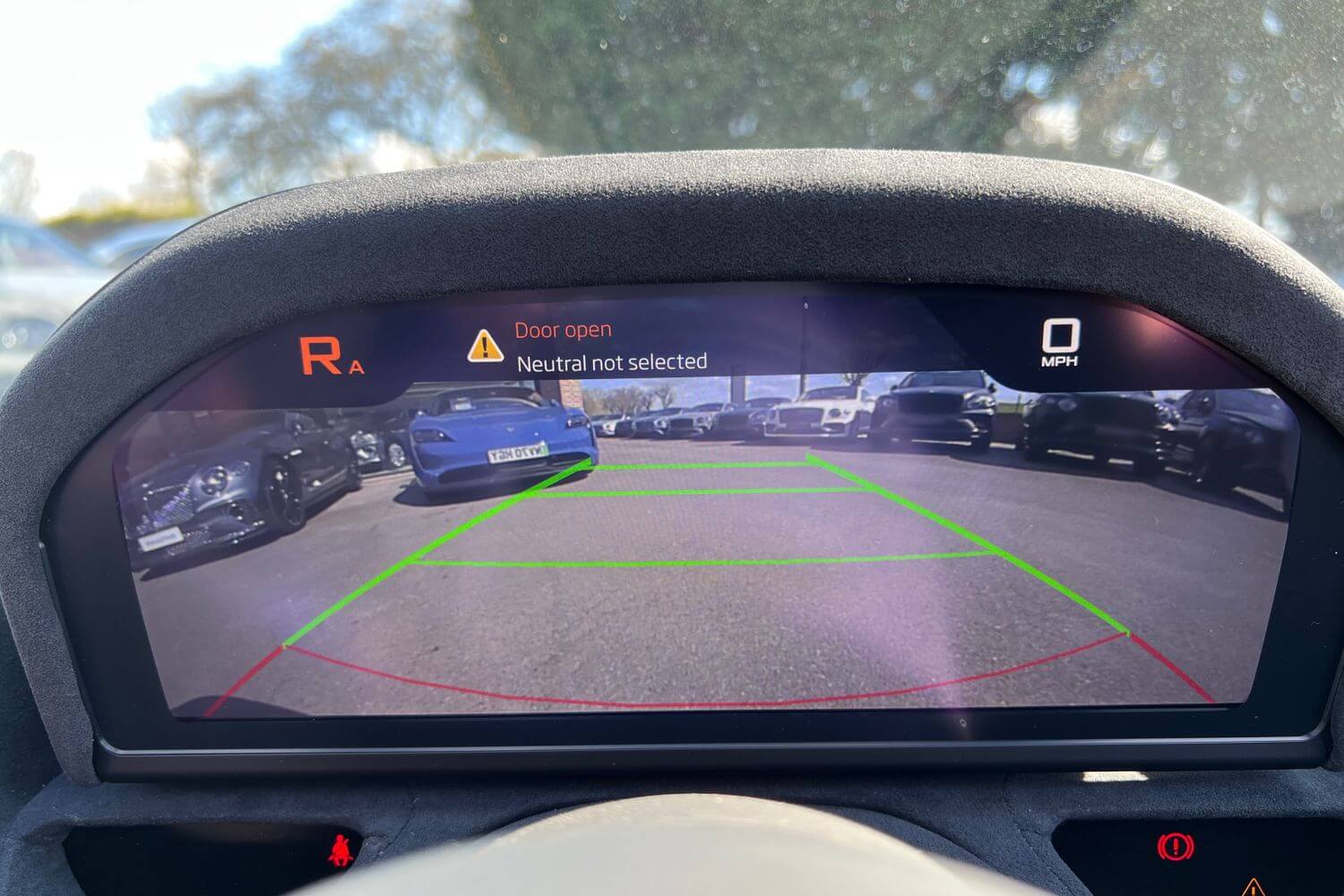 McLaren 720 thumbnail image number 18