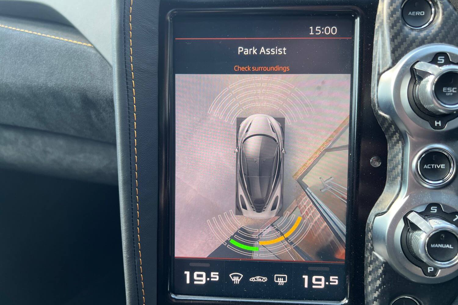 McLaren 720 thumbnail image number 19