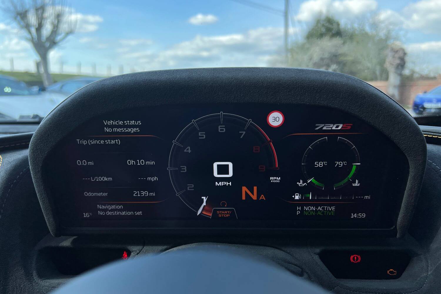 McLaren 720 thumbnail image number 25