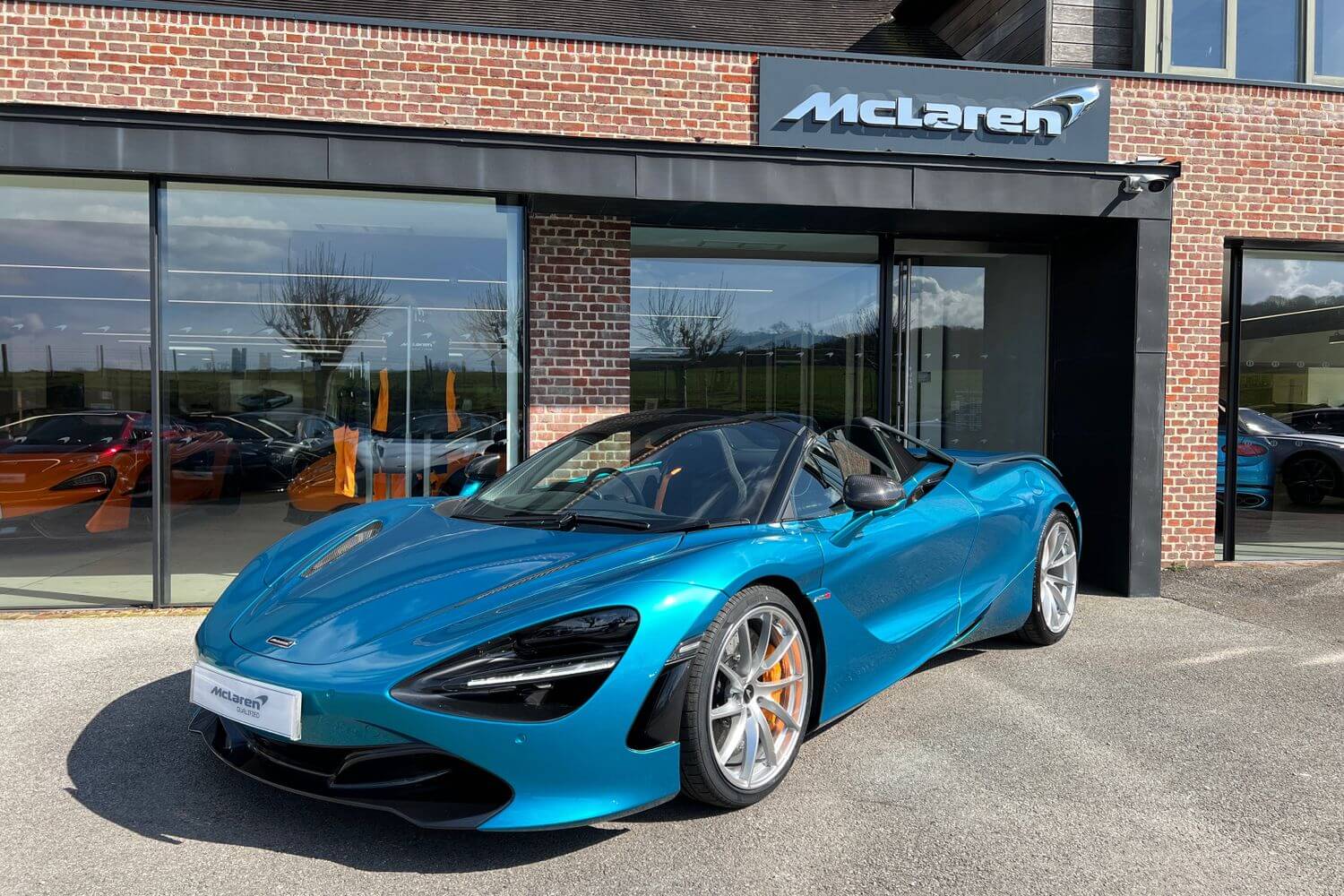 McLaren 720 thumbnail image number 34