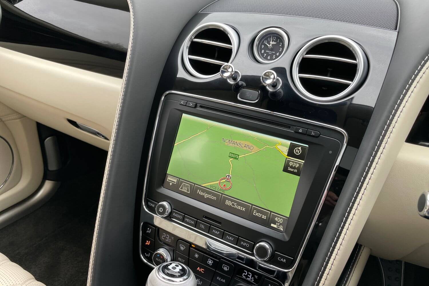 Bentley FLYING SPUR thumbnail image number 34