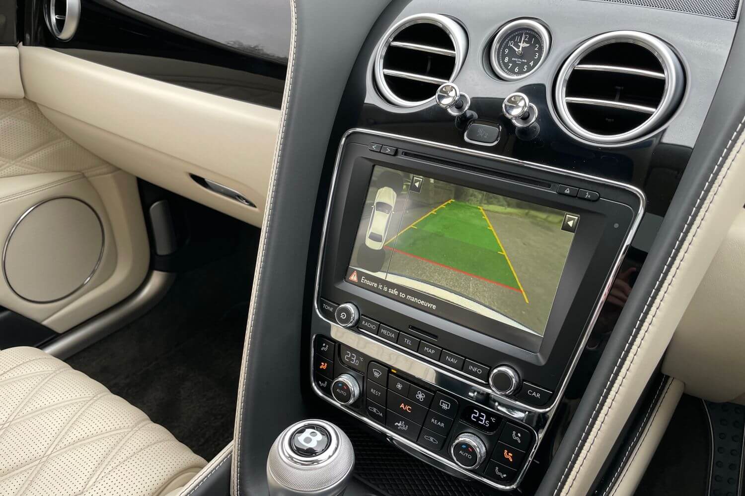 Bentley FLYING SPUR thumbnail image number 36