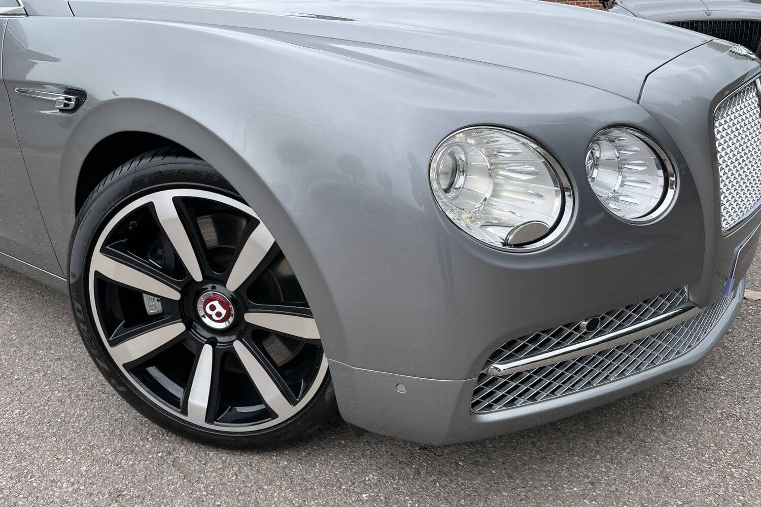 Bentley FLYING SPUR thumbnail image number 4