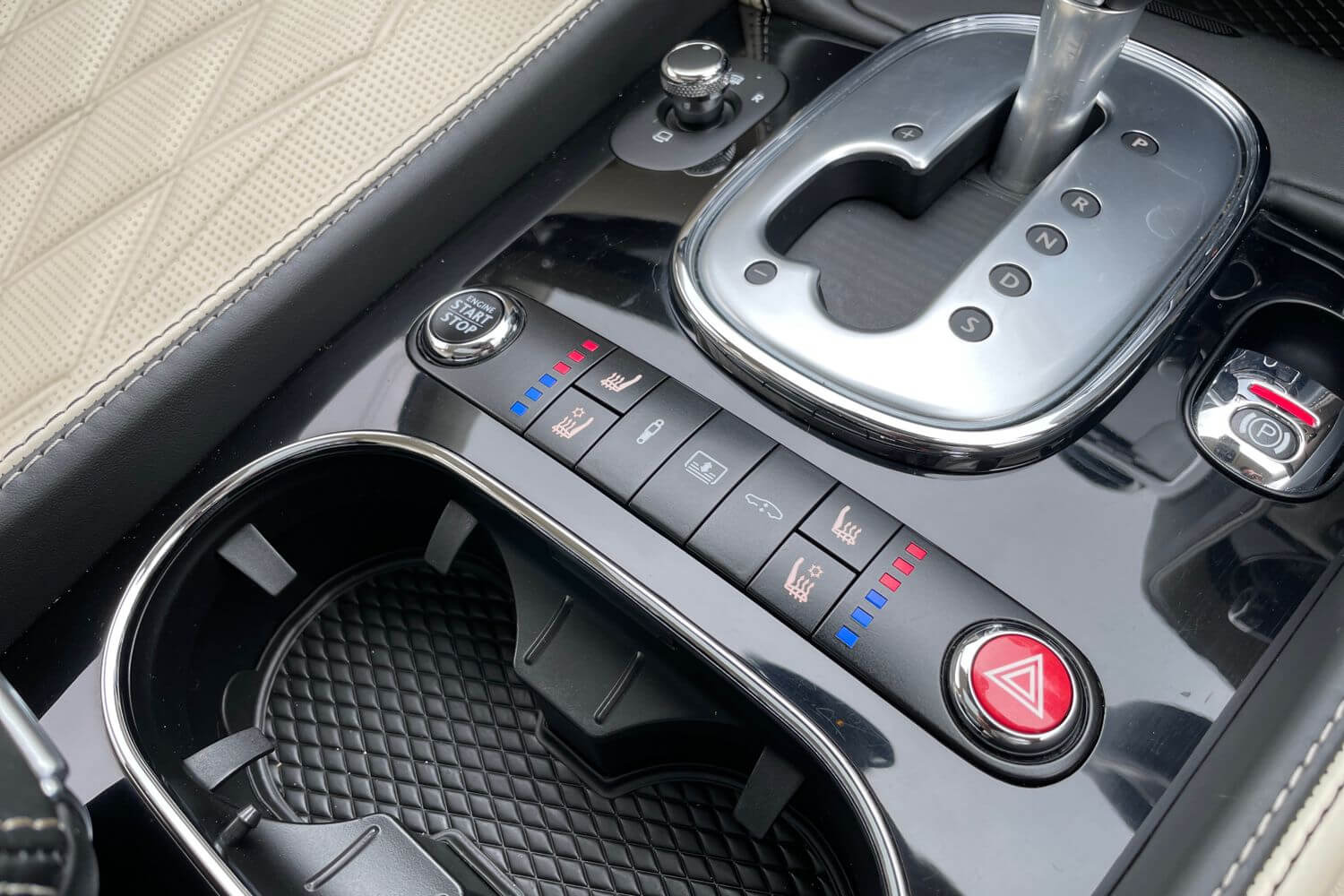 Bentley FLYING SPUR thumbnail image number 42