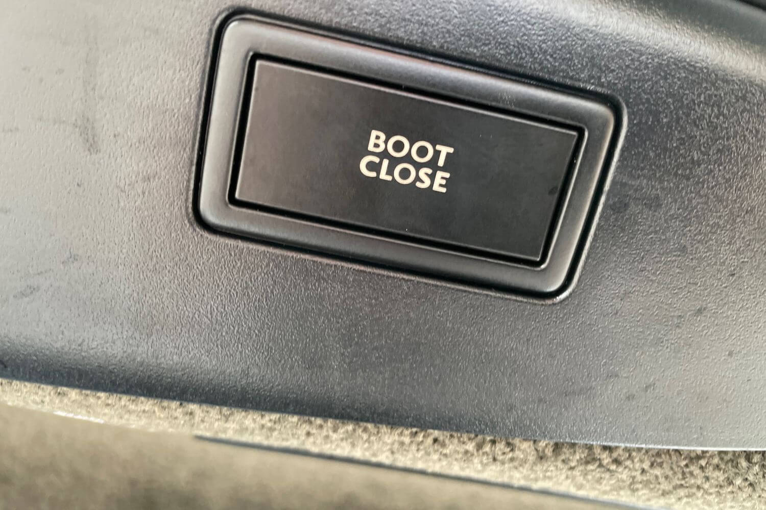 Bentley FLYING SPUR thumbnail image number 52