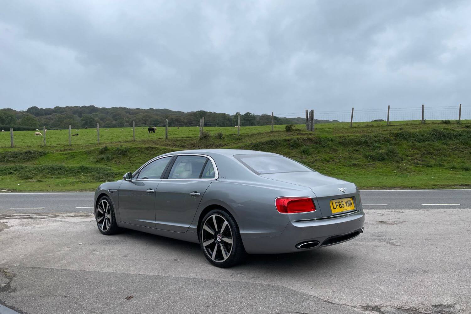 Bentley FLYING SPUR thumbnail image number 56