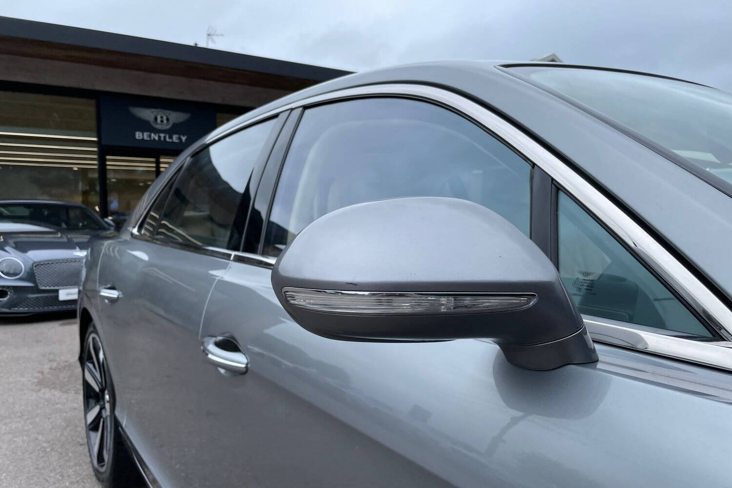 Bentley FLYING SPUR thumbnail image number 6