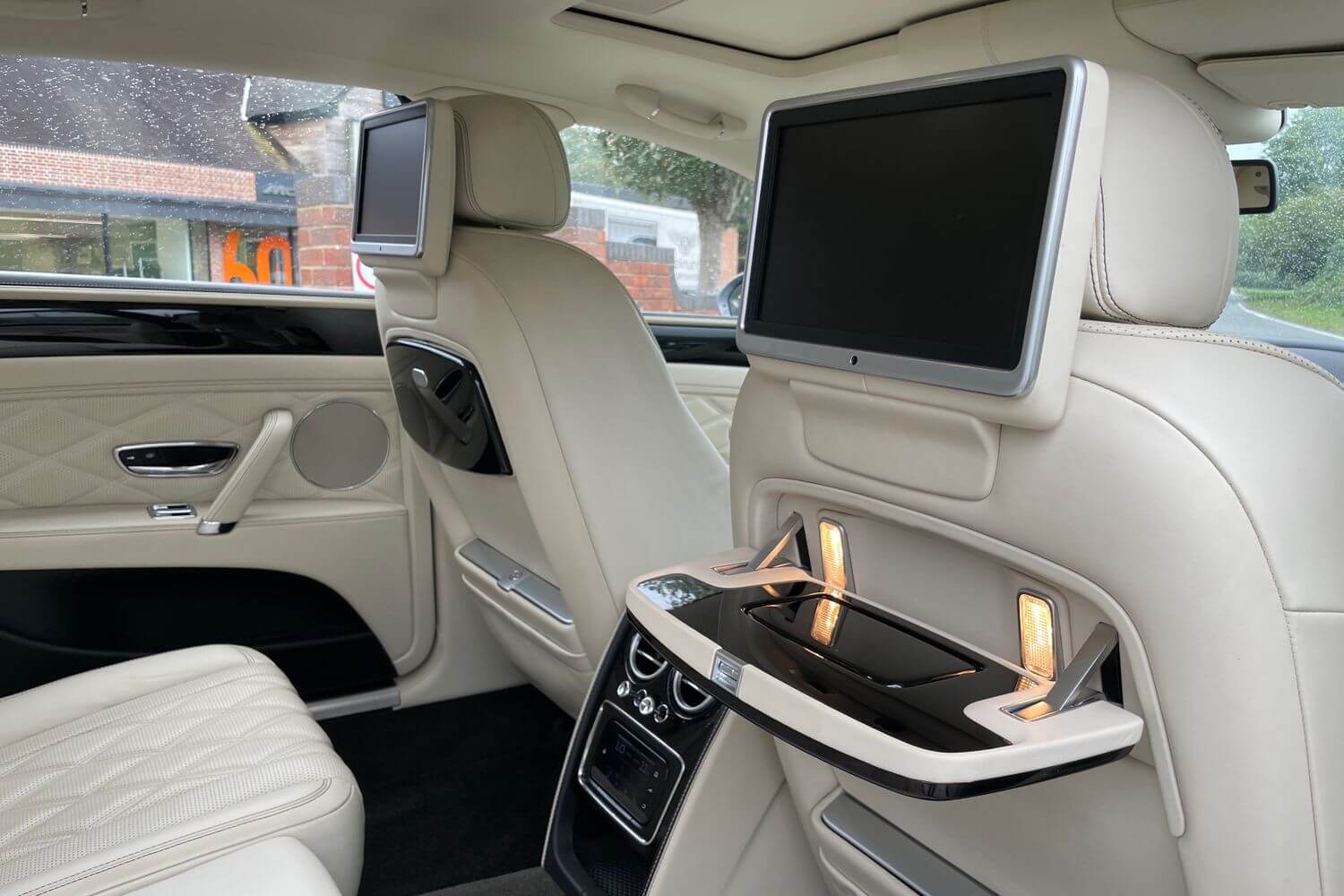 Bentley FLYING SPUR thumbnail image number 62