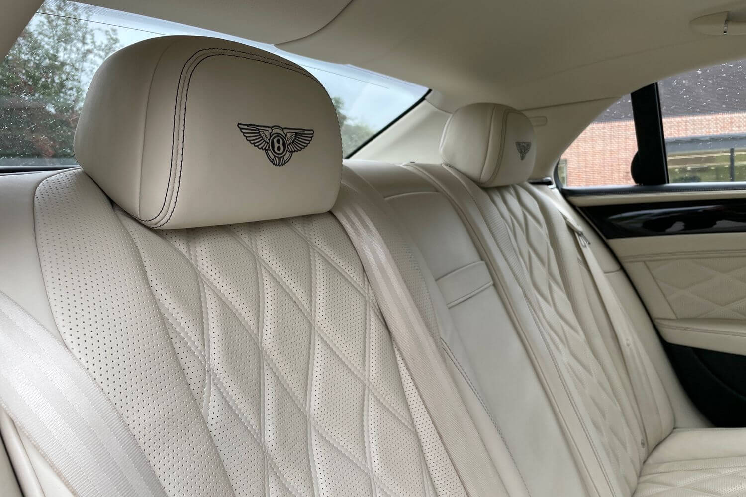 Bentley FLYING SPUR thumbnail image number 64