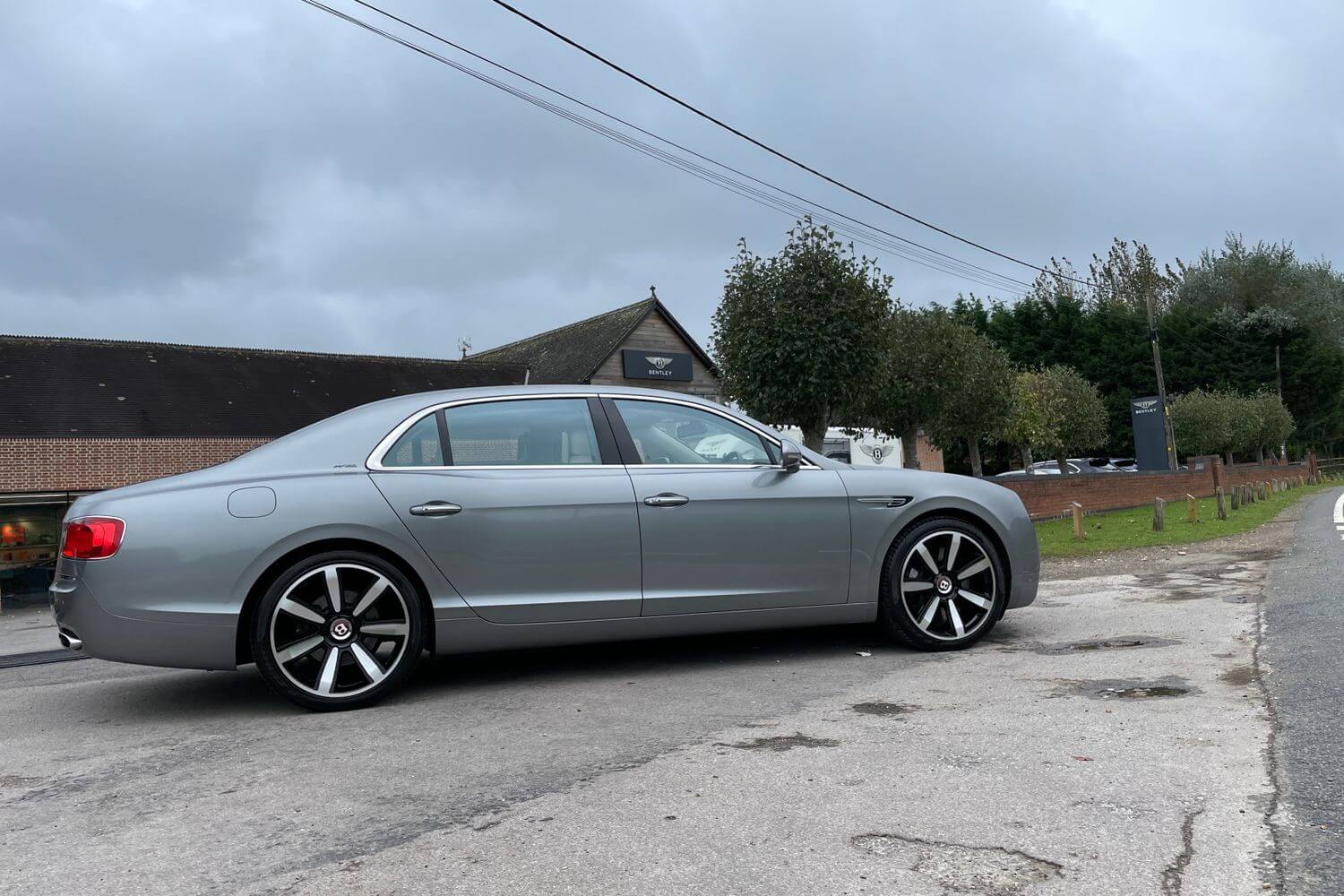 Bentley FLYING SPUR thumbnail image number 70