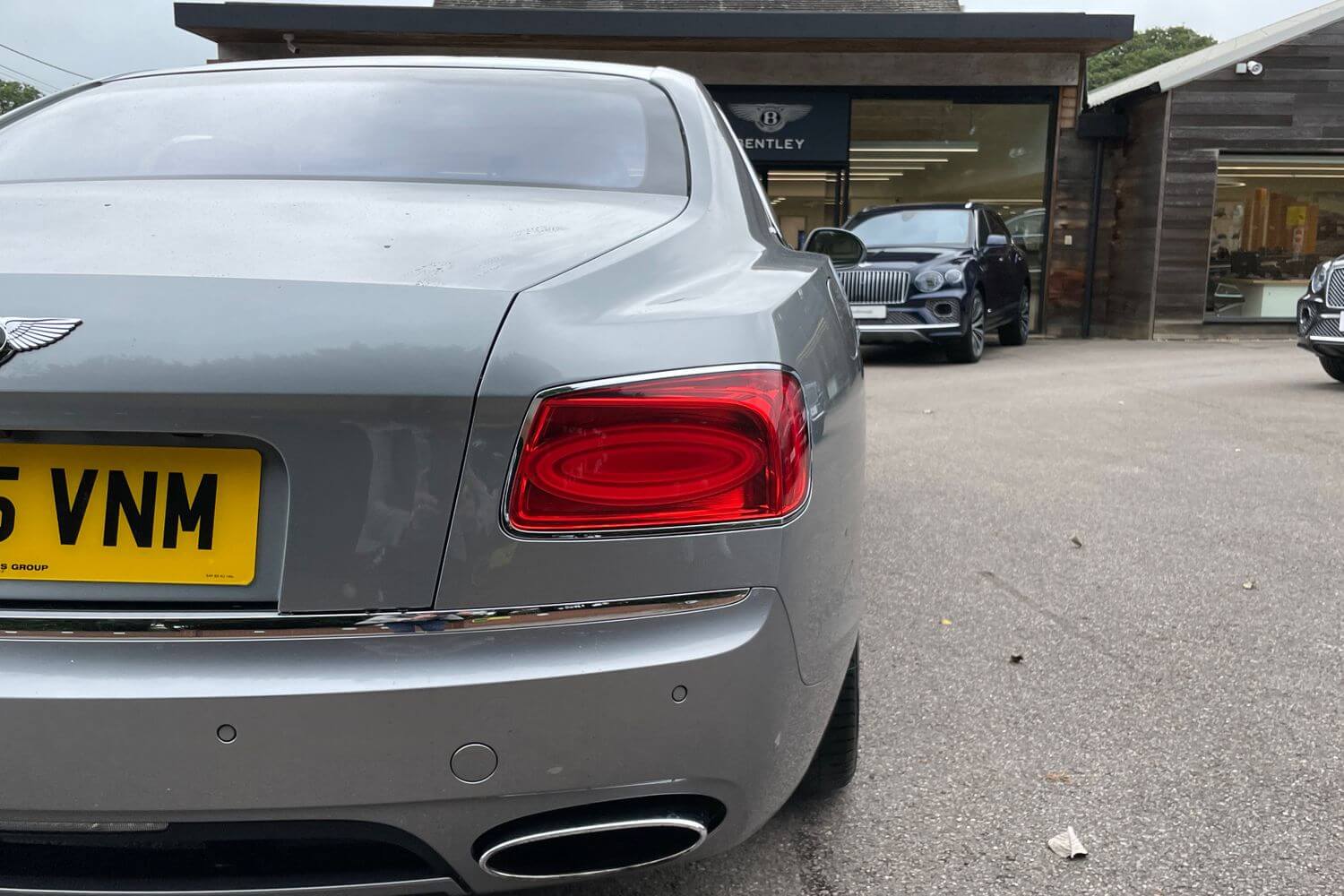 Bentley FLYING SPUR thumbnail image number 18