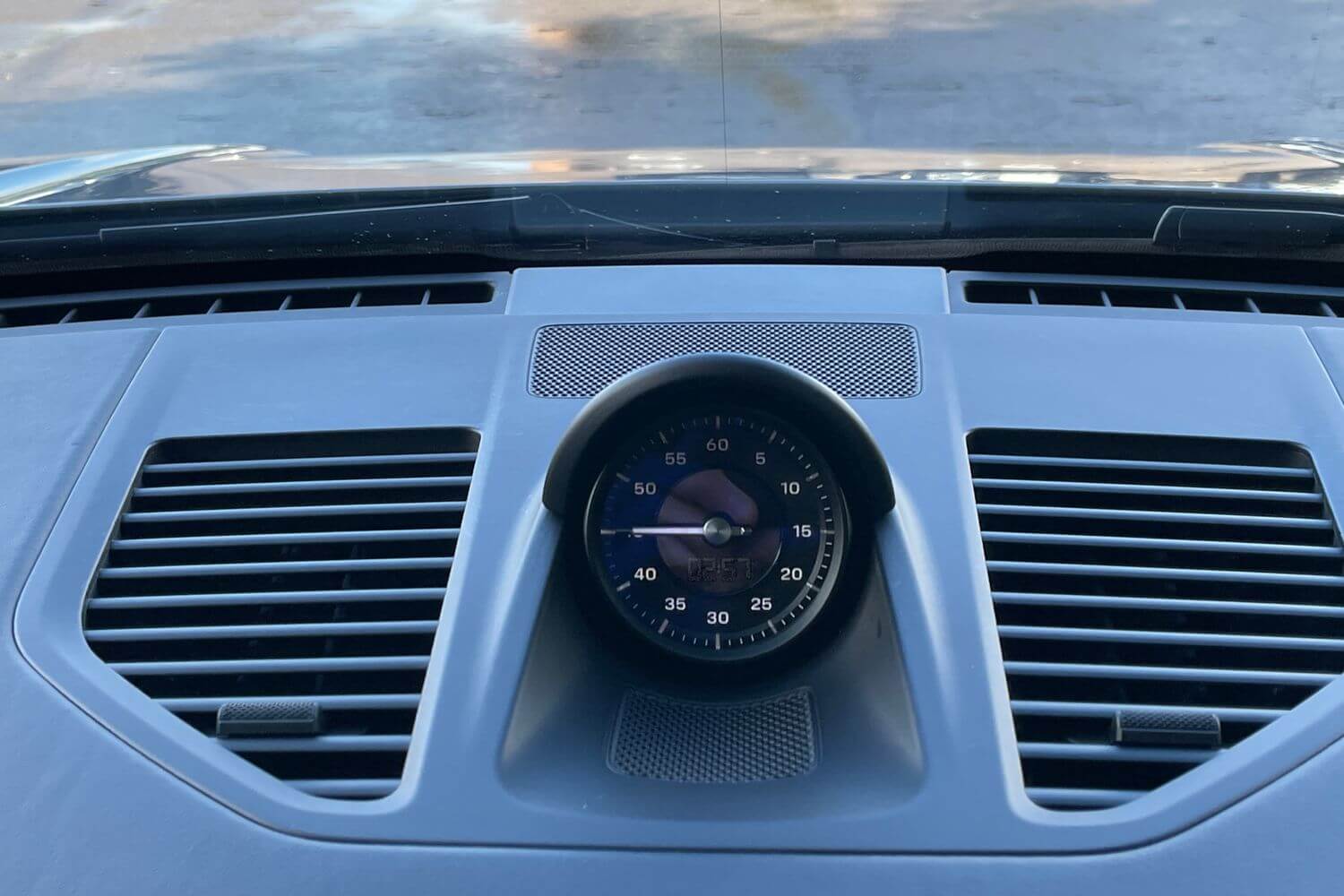 Porsche 911 thumbnail image number 16