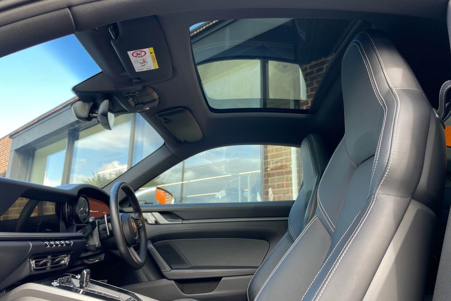 Porsche 911 thumbnail image number 27