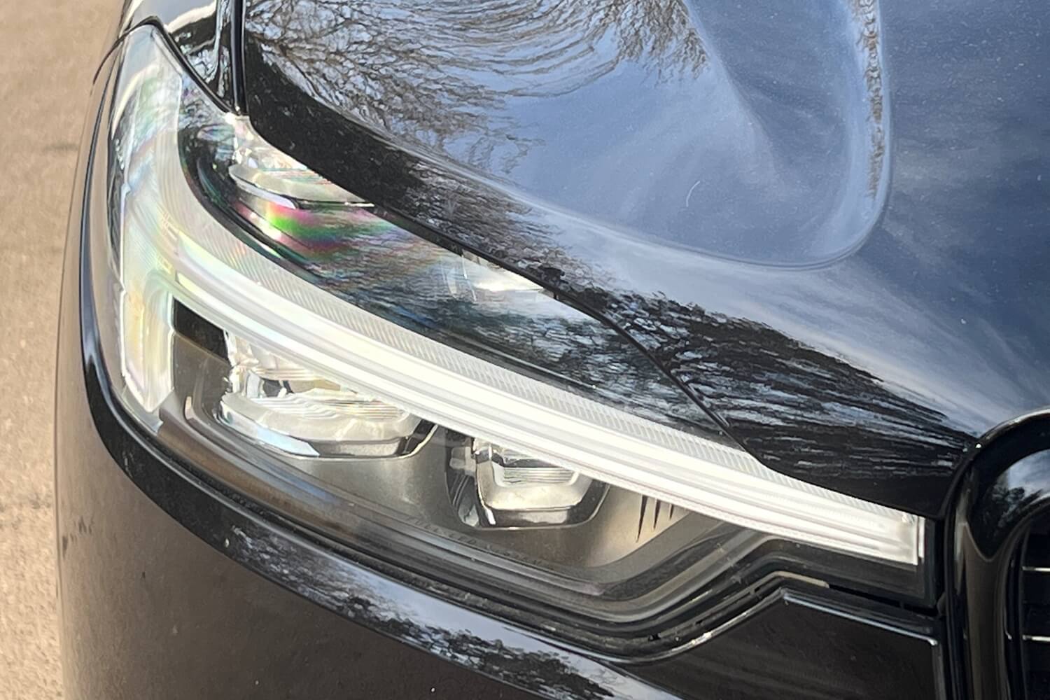 Volvo XC60 thumbnail image number 2