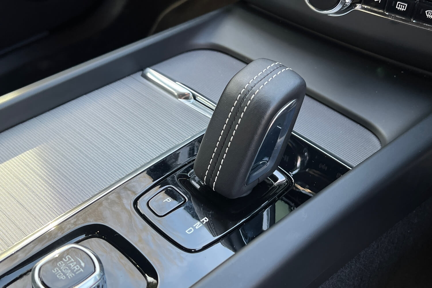 Volvo XC60 thumbnail image number 25