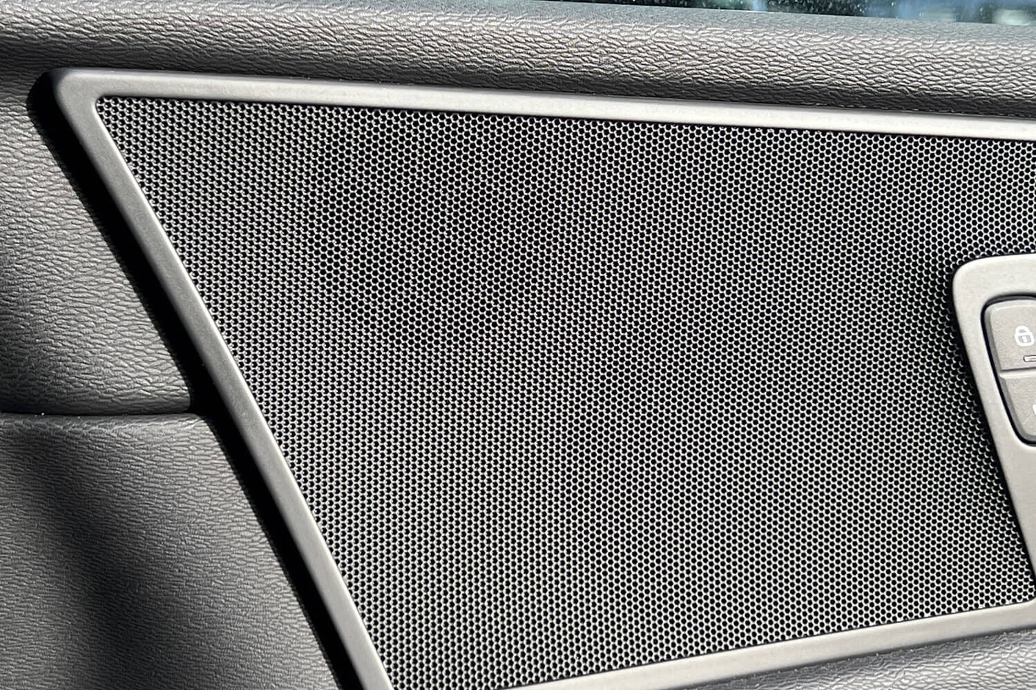 Volvo XC60 thumbnail image number 29