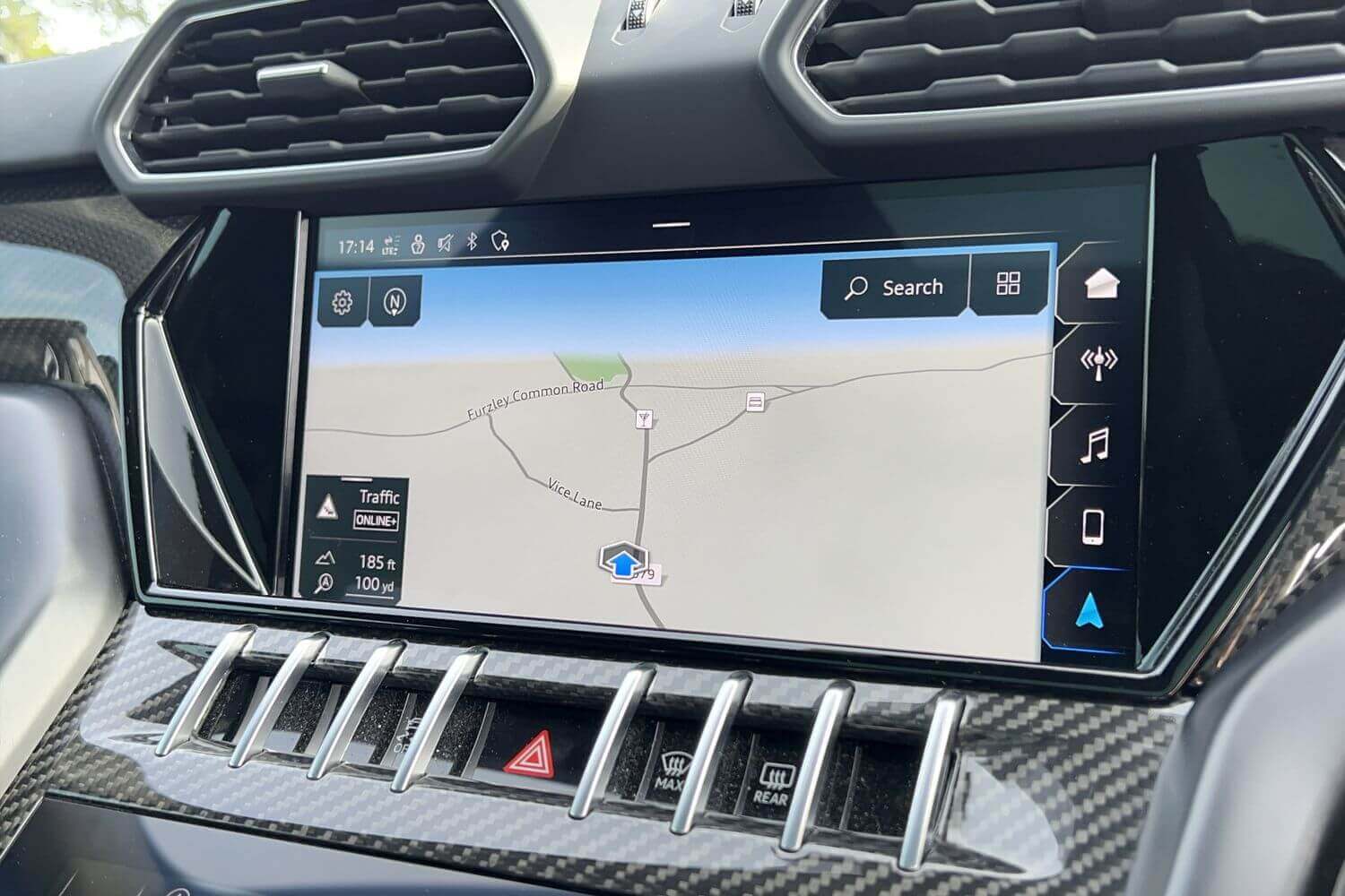 LAMBORGHINI URUS thumbnail image number 17