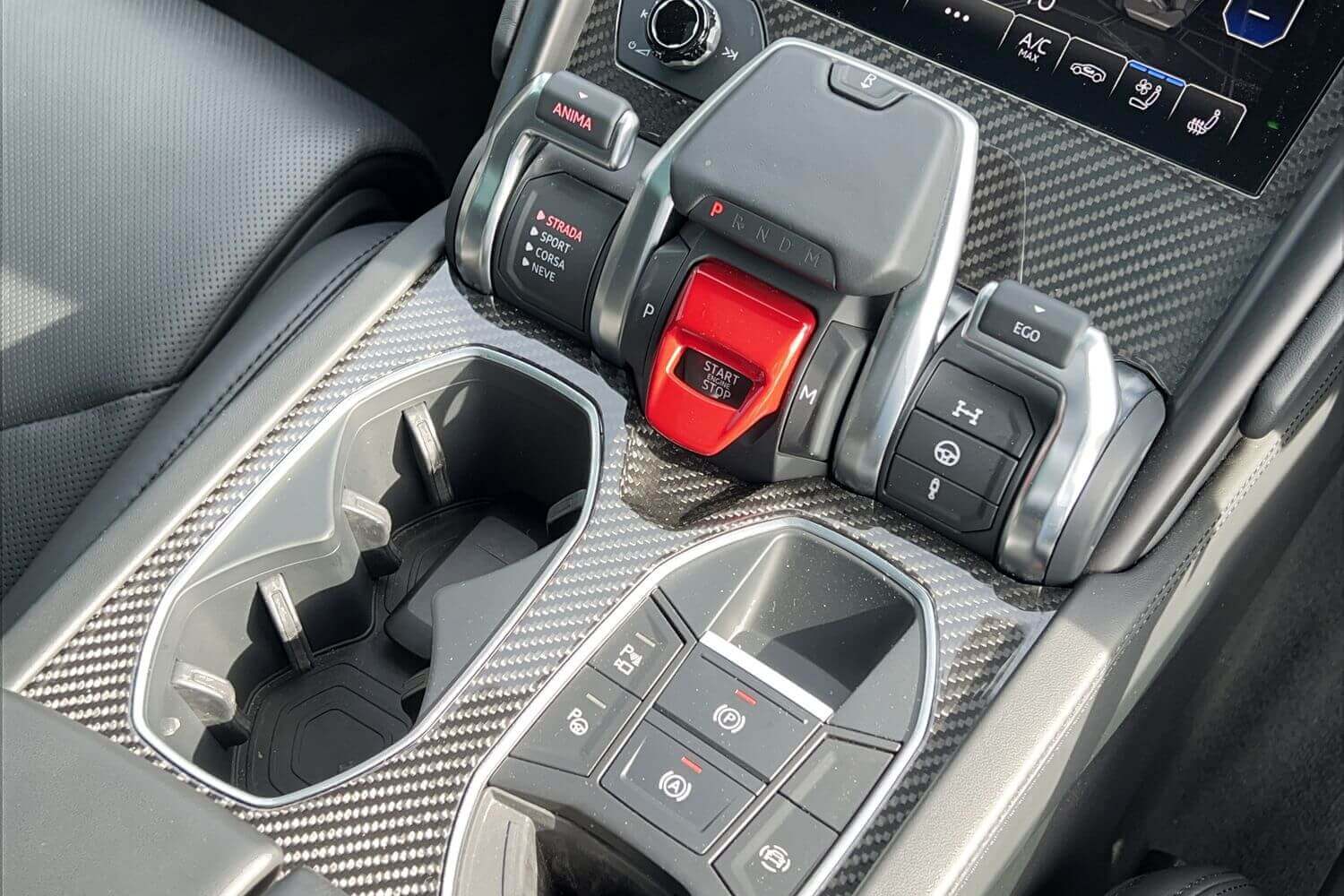 LAMBORGHINI URUS thumbnail image number 21