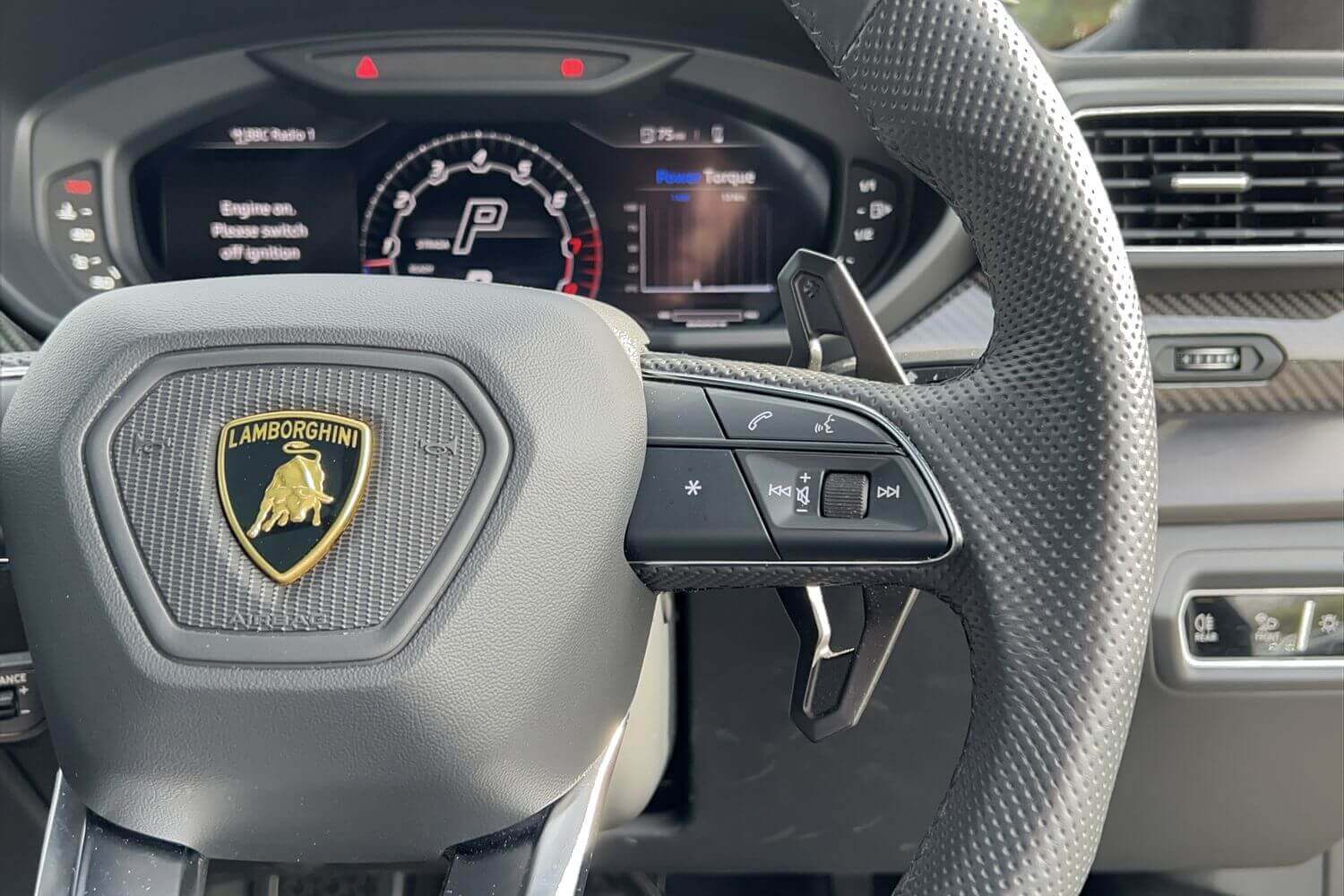 LAMBORGHINI URUS thumbnail image number 24