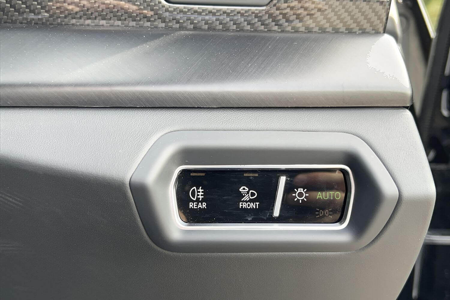 LAMBORGHINI URUS thumbnail image number 26