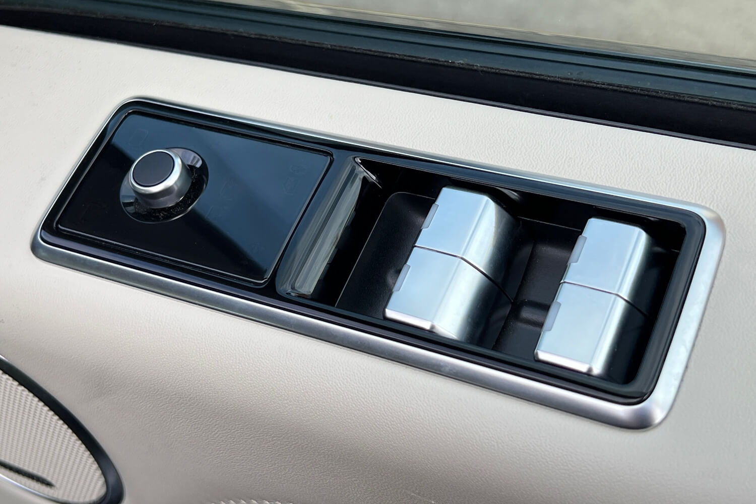 Land Rover RANGE ROVER thumbnail image number 18