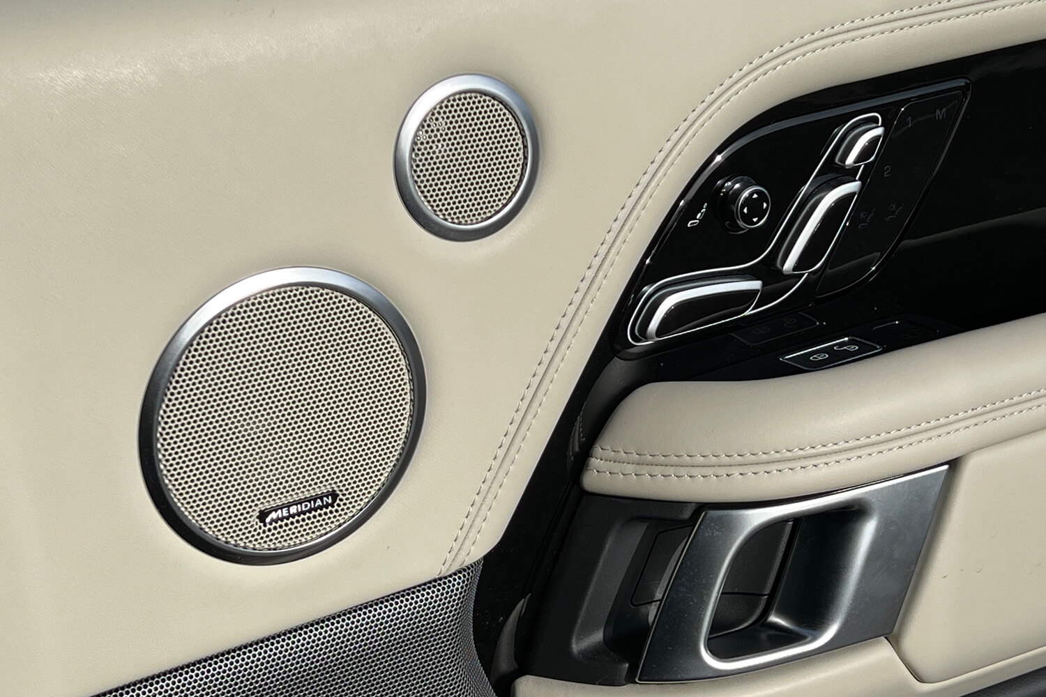 Land Rover RANGE ROVER thumbnail image number 28