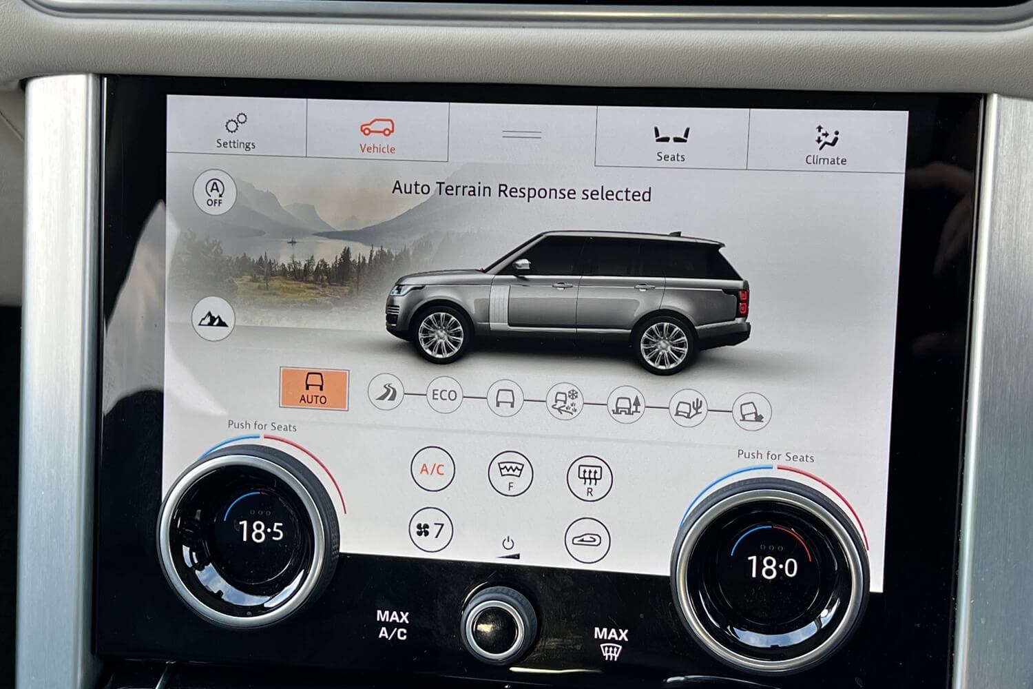 Land Rover RANGE ROVER thumbnail image number 32