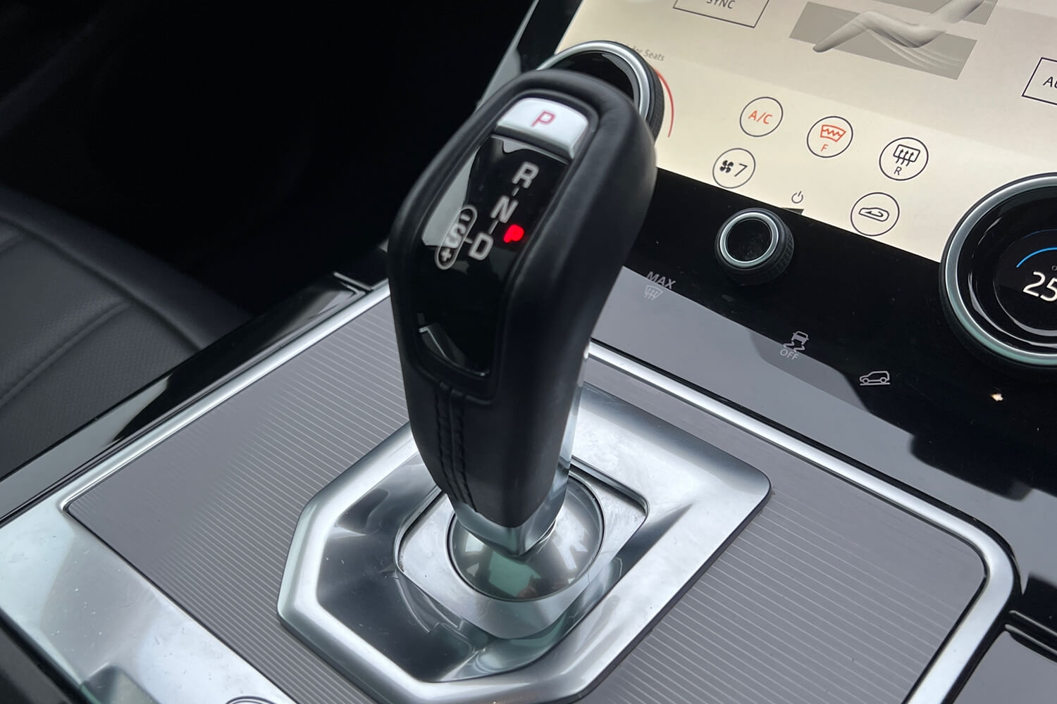 Land Rover RANGE ROVER EVOQUE thumbnail image number 22