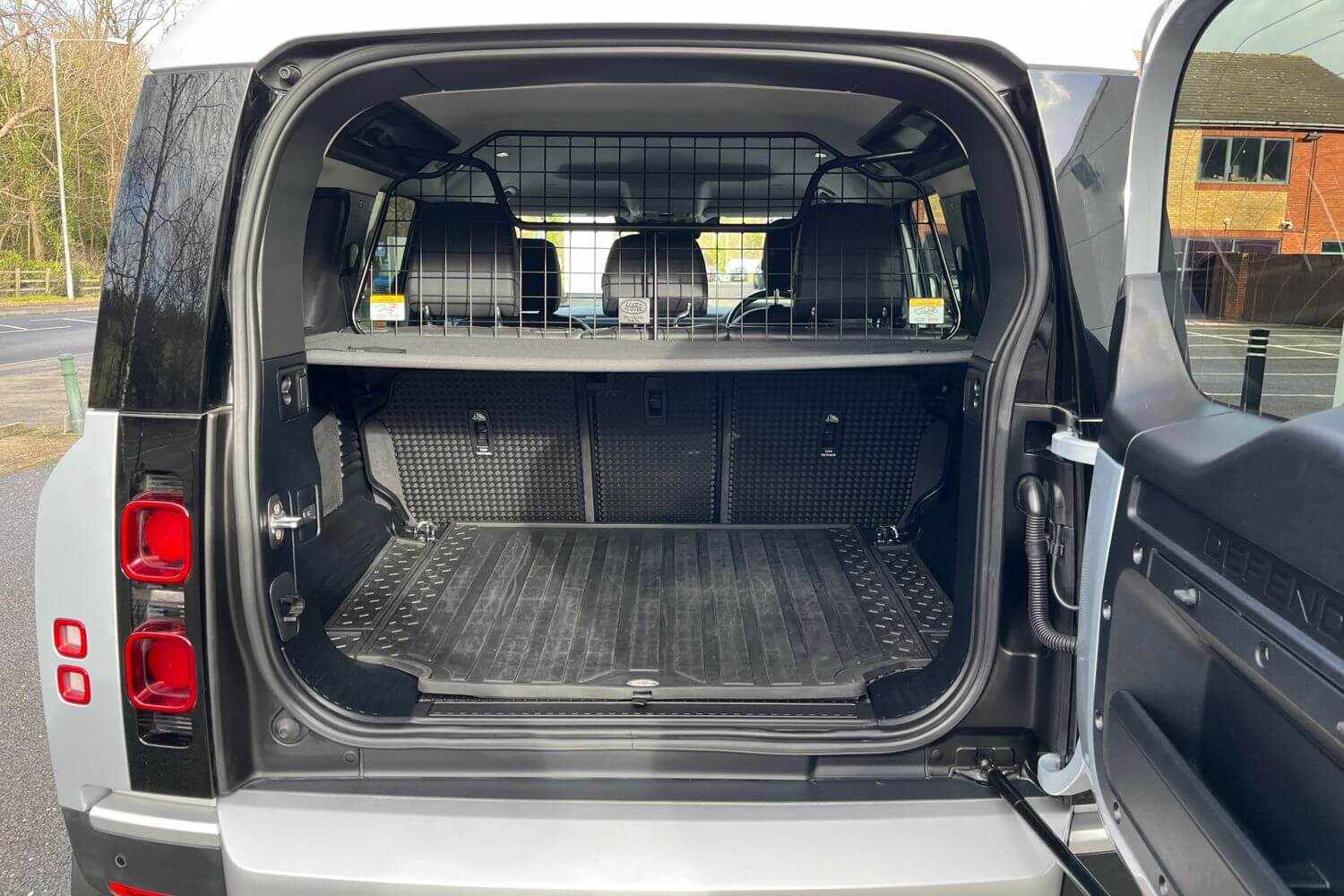 Land Rover DEFENDER thumbnail image number 14