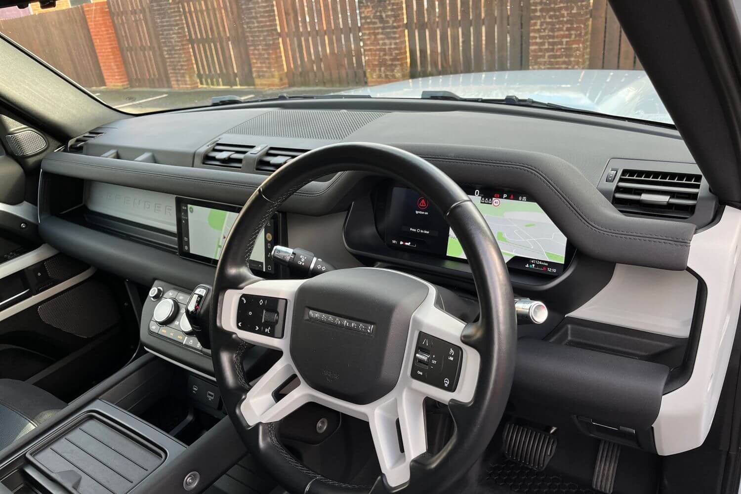 Land Rover DEFENDER thumbnail image number 20