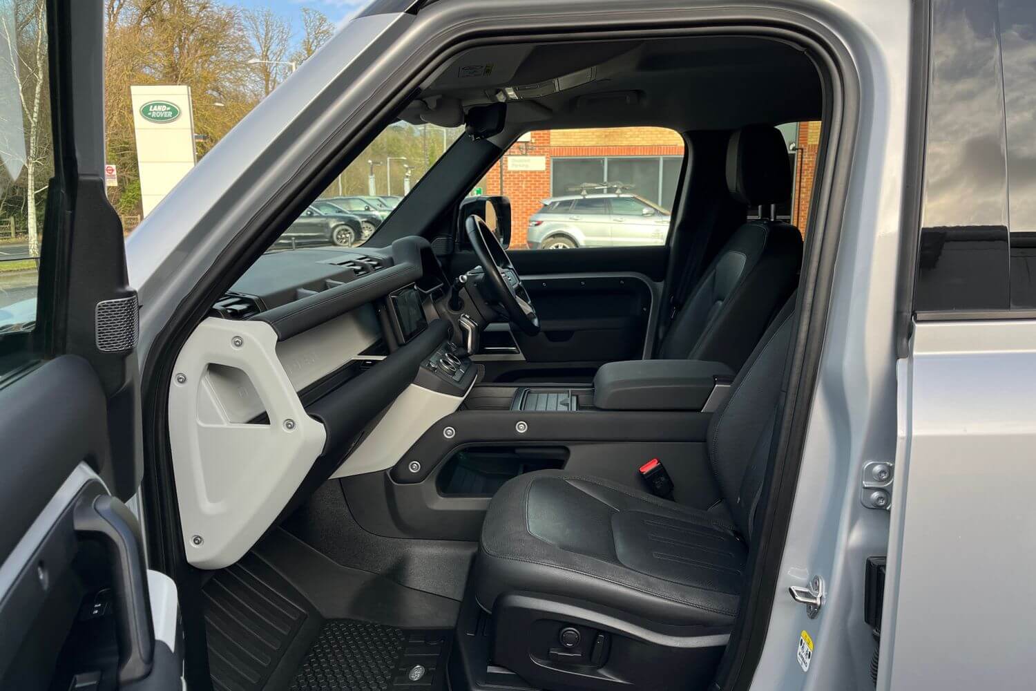 Land Rover DEFENDER thumbnail image number 22