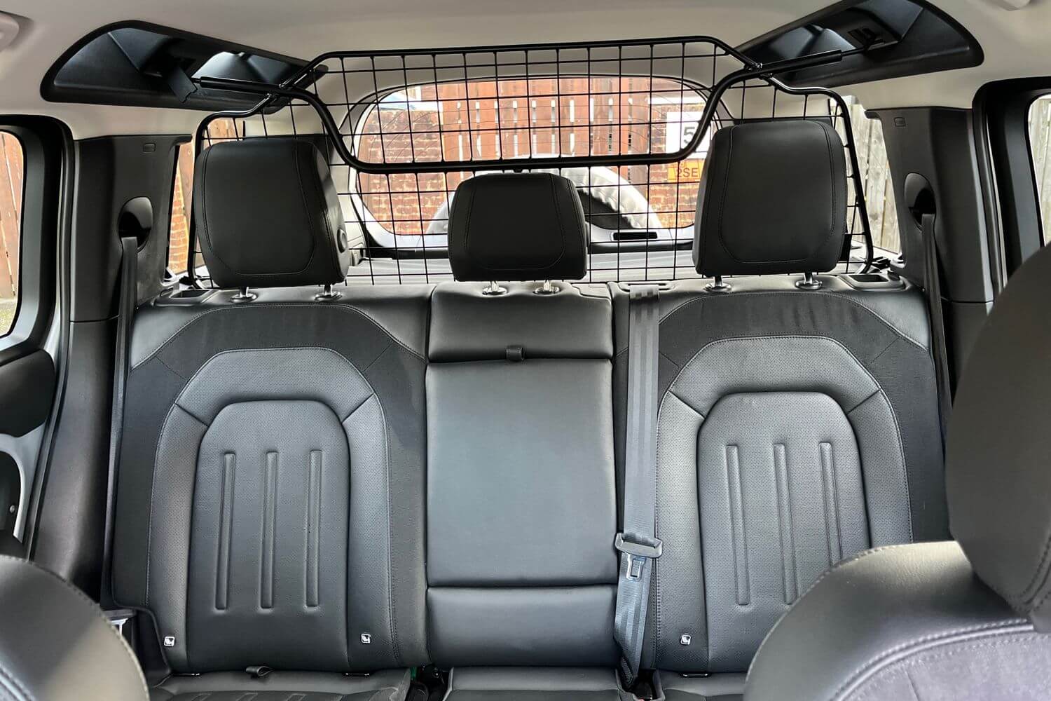 Land Rover DEFENDER thumbnail image number 25