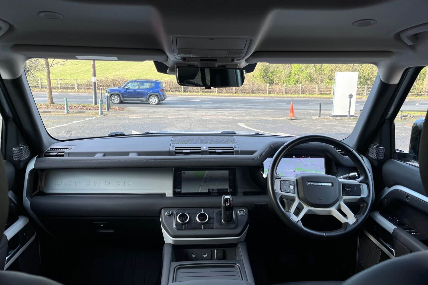 Land Rover DEFENDER thumbnail image number 26