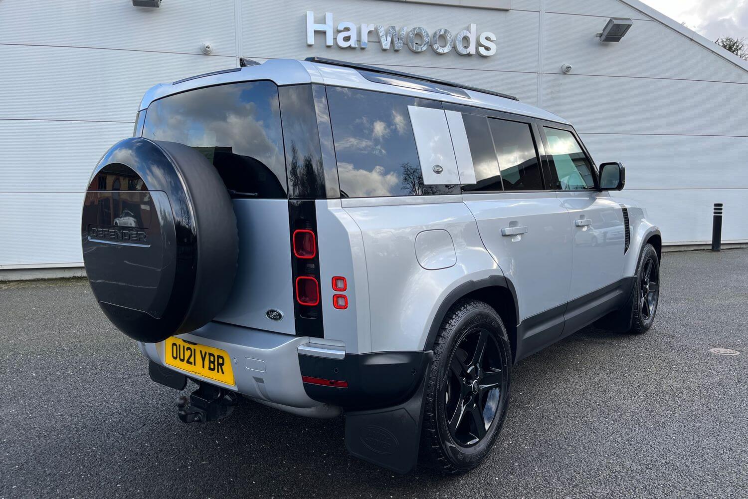 Land Rover DEFENDER thumbnail image number 3