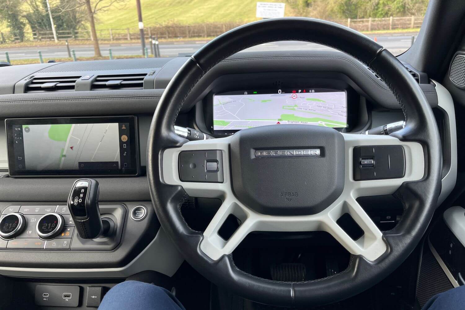 Land Rover DEFENDER thumbnail image number 28