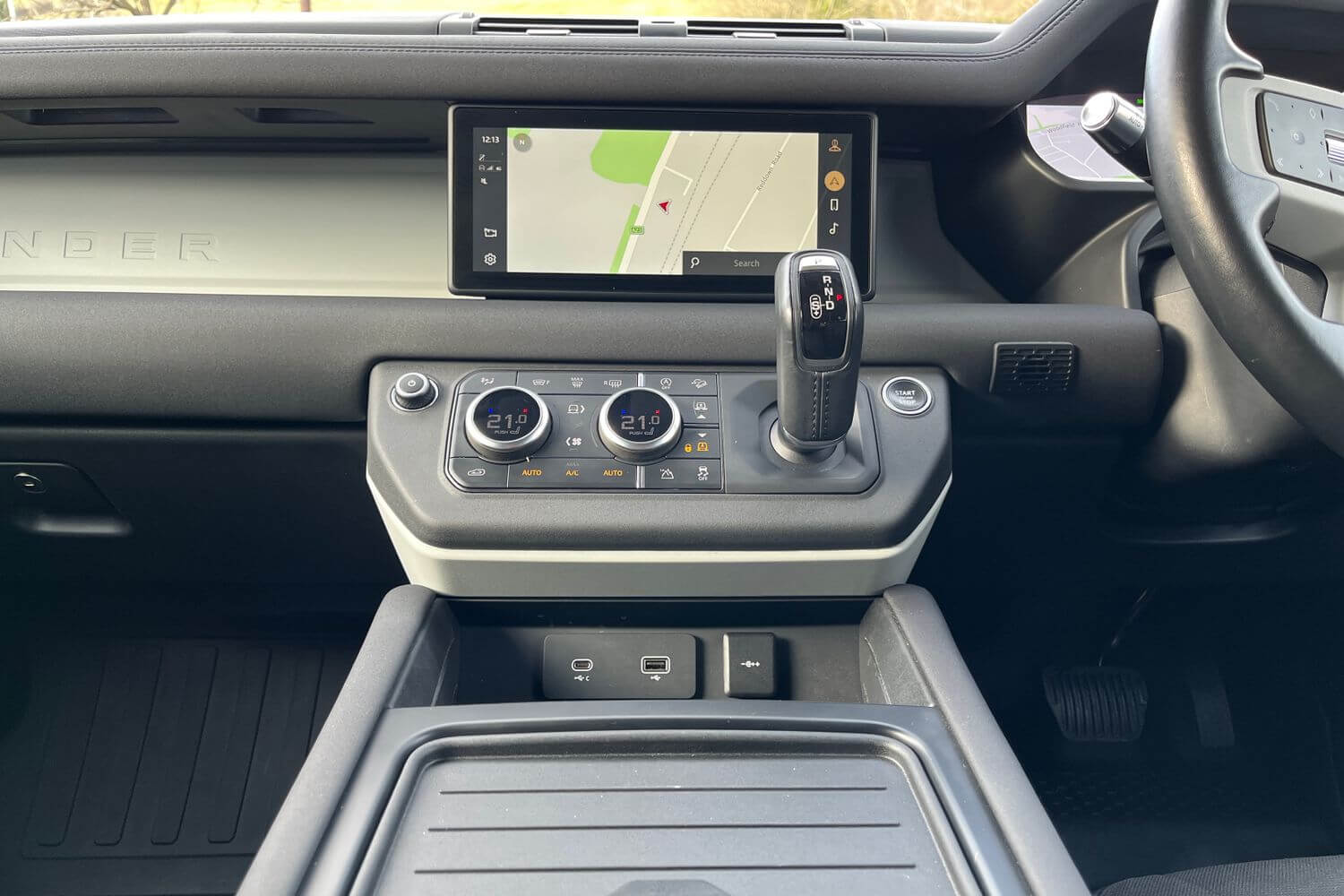 Land Rover DEFENDER thumbnail image number 29