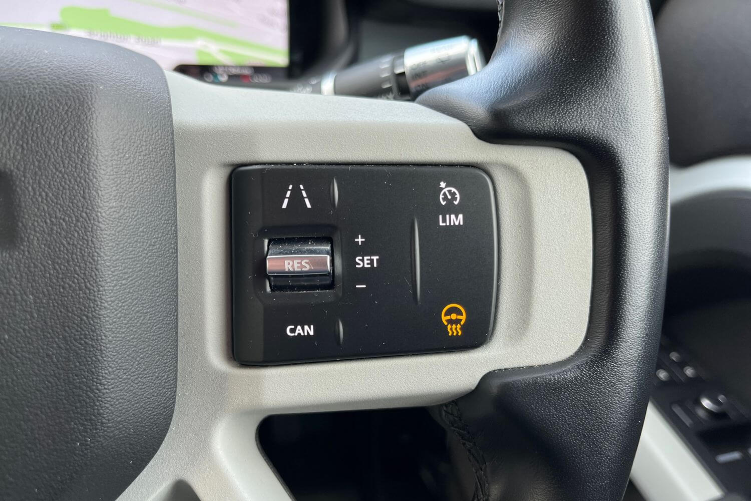 Land Rover DEFENDER thumbnail image number 31